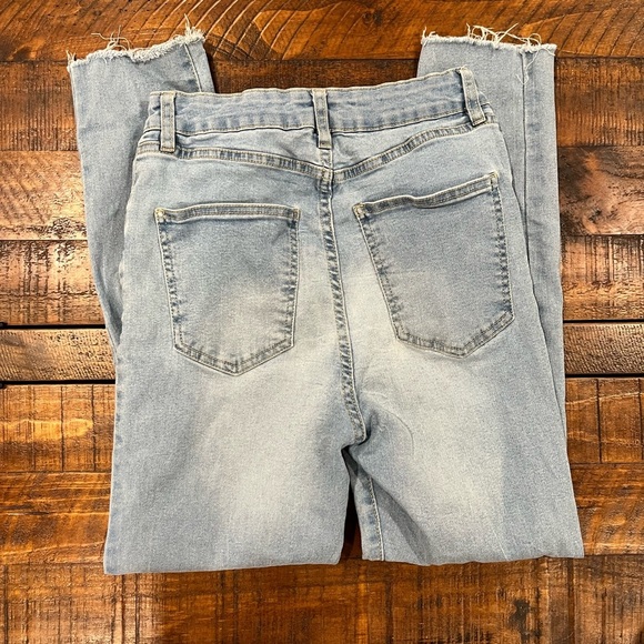 Cotton On light Blue distressed Skinny Jeans - Picture 3 of 3